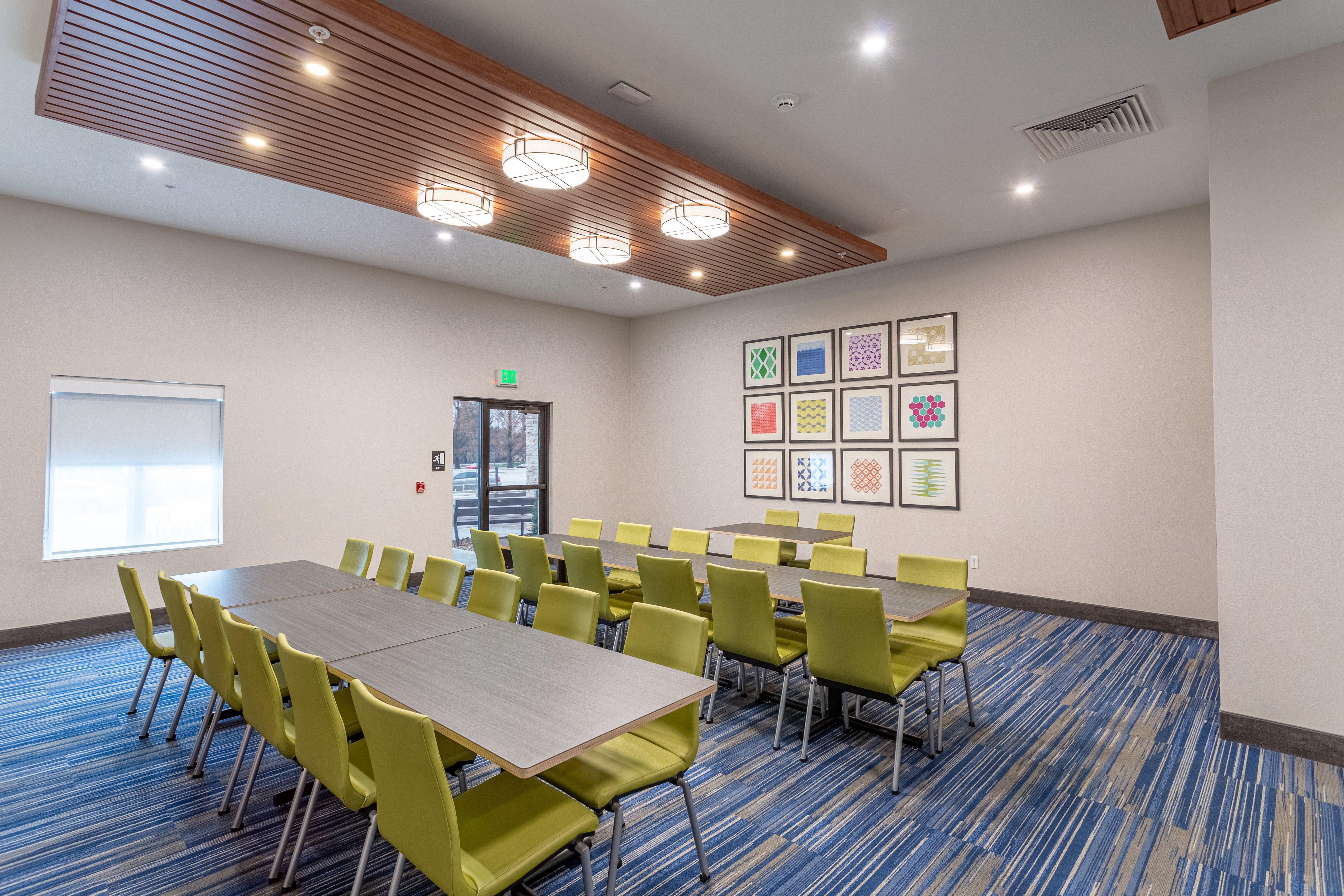 Holiday Inn Express & Suites - Columbus - Worthington By Ihg Екстер'єр фото